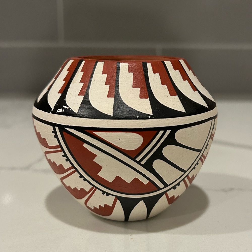 Native American Jemez Pueblo Pottery Vase Signed G Sandia‎ Jemez